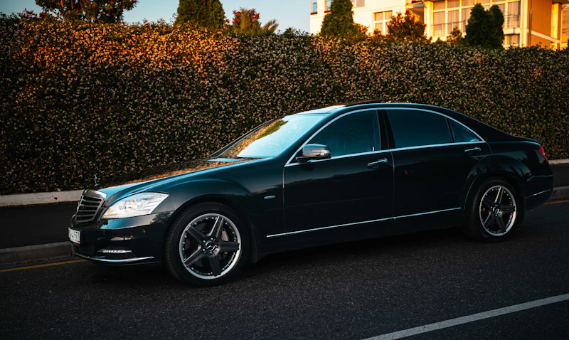Black saloon taxi